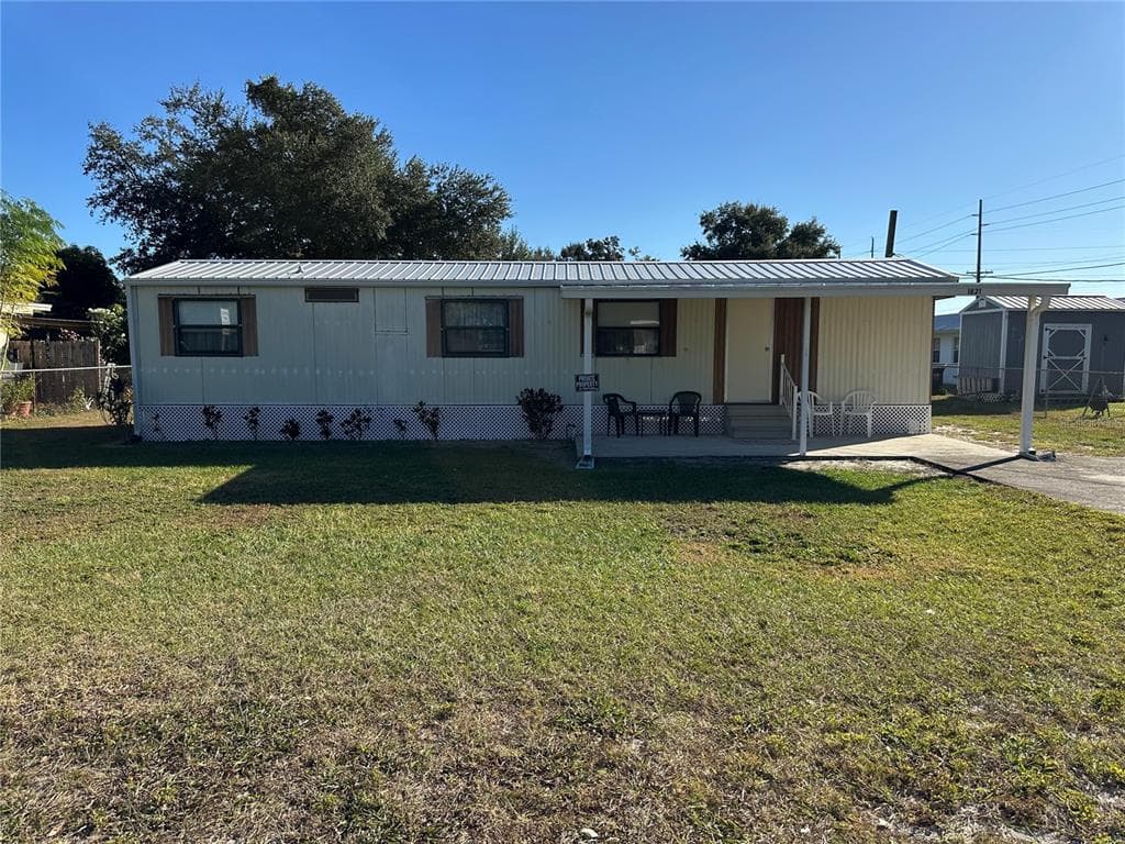 1821 FRUITLAND PARK CIRCLE, EAGLE LAKE, FL 33839