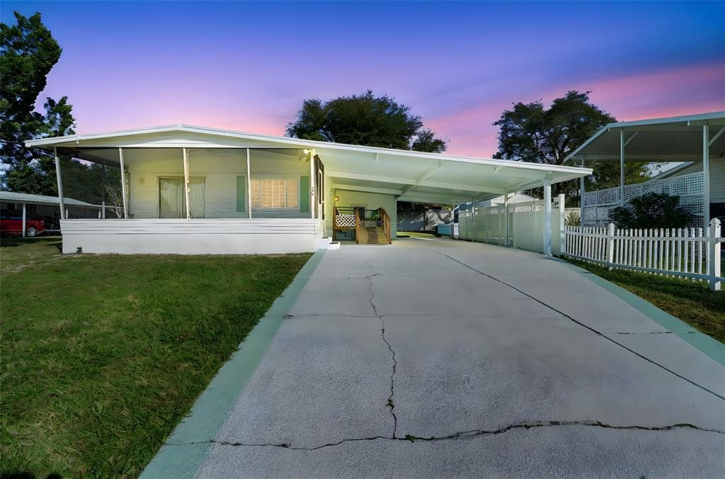 105 FLORENCE BOULEVARD, DEBARY, FL 32713