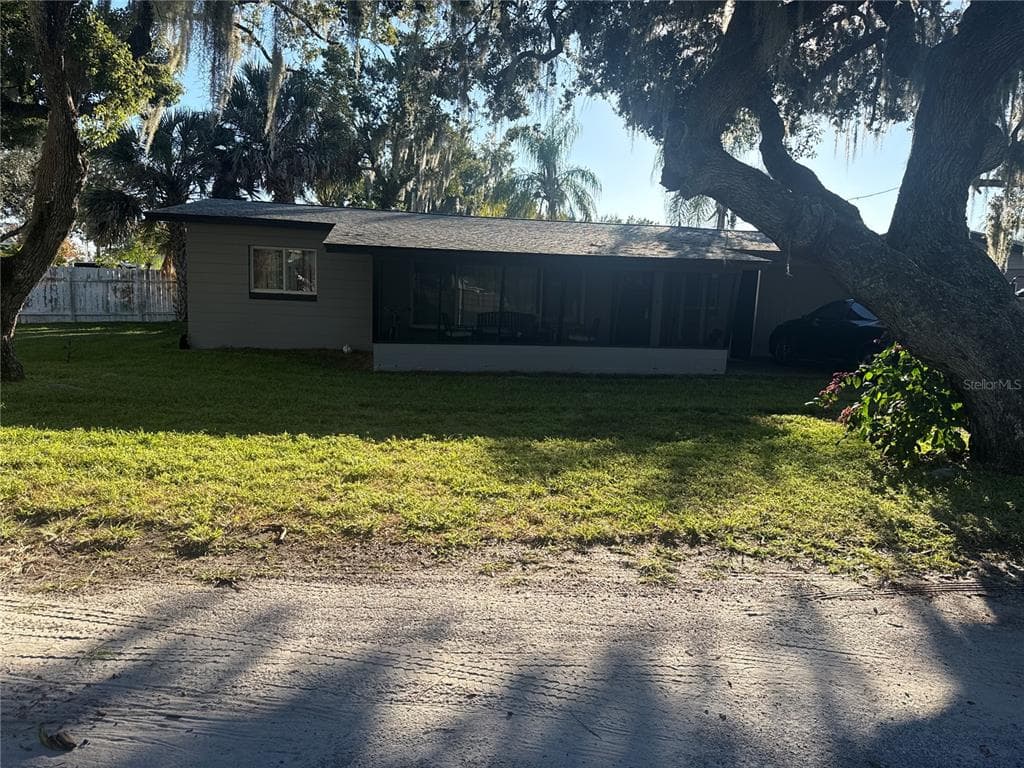903 N HARBOR TERRACE, TAVARES, FL 32778