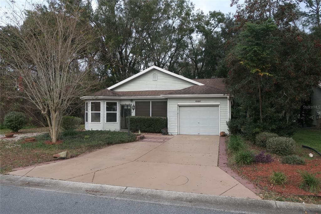 32512 OAK PARK DRIVE, LEESBURG, FL 34748
