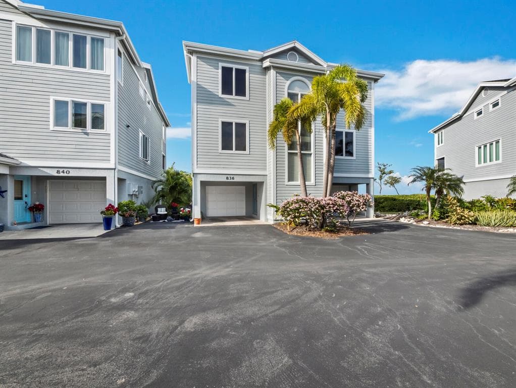 836 EVERGREEN WAY, LONGBOAT KEY, FL 34228