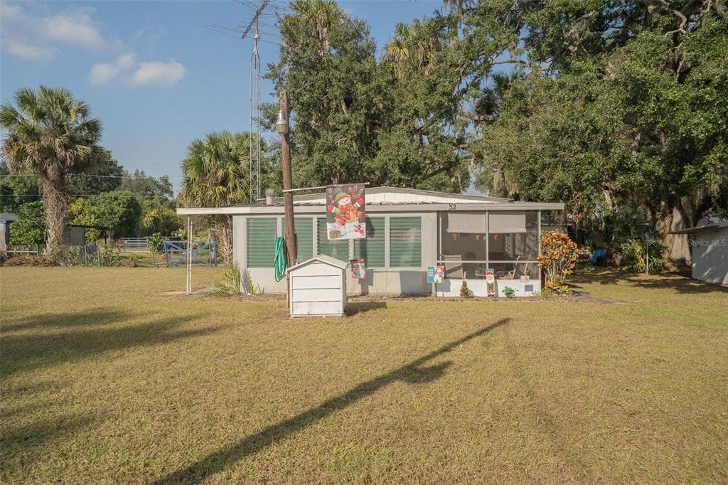 28 BASIN STREET, LORIDA, FL 33857
