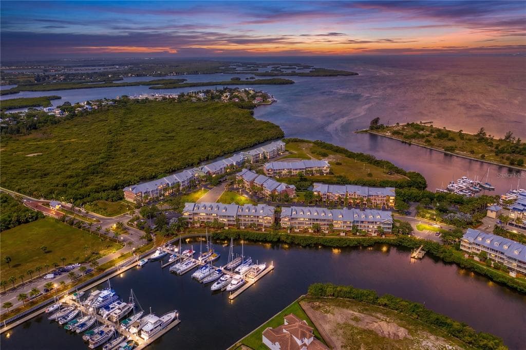 423 BAHIA BEACH BOULEVARD, RUSKIN, FL 33570