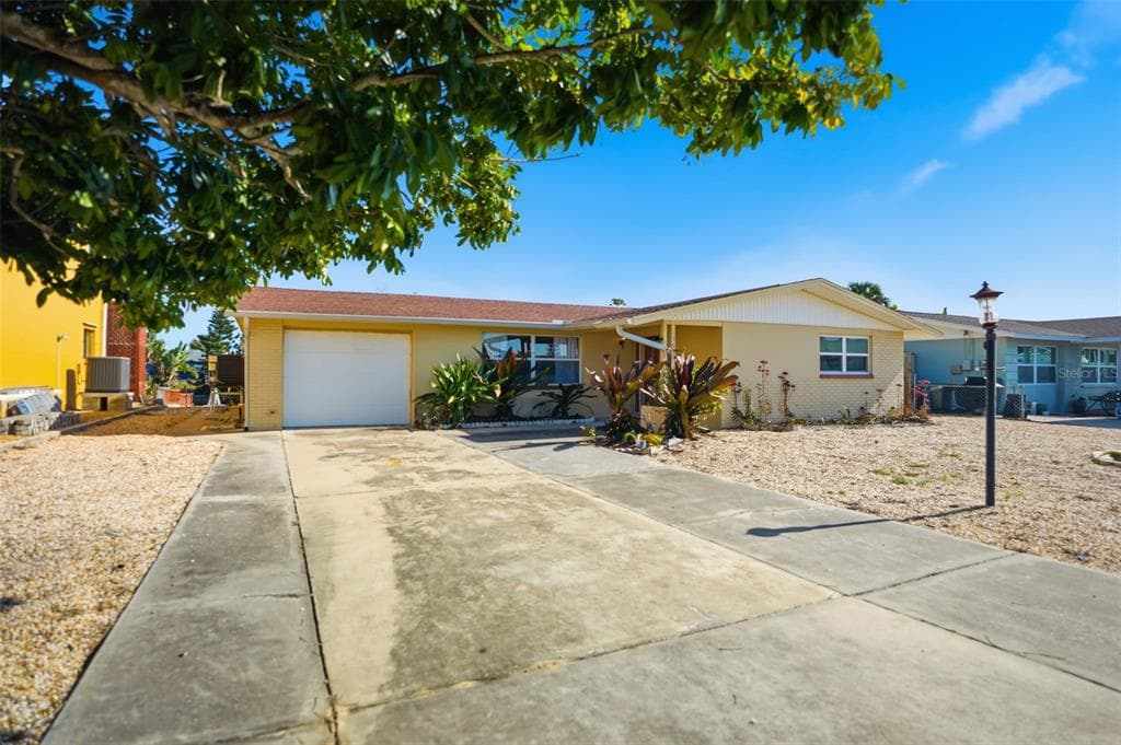 13630 GARRIS DRIVE, HUDSON, FL 34667