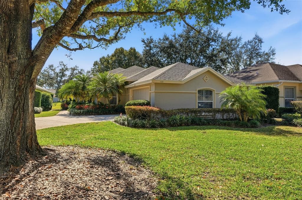 106 JARDIN LANE, WINTER HAVEN, FL 33884