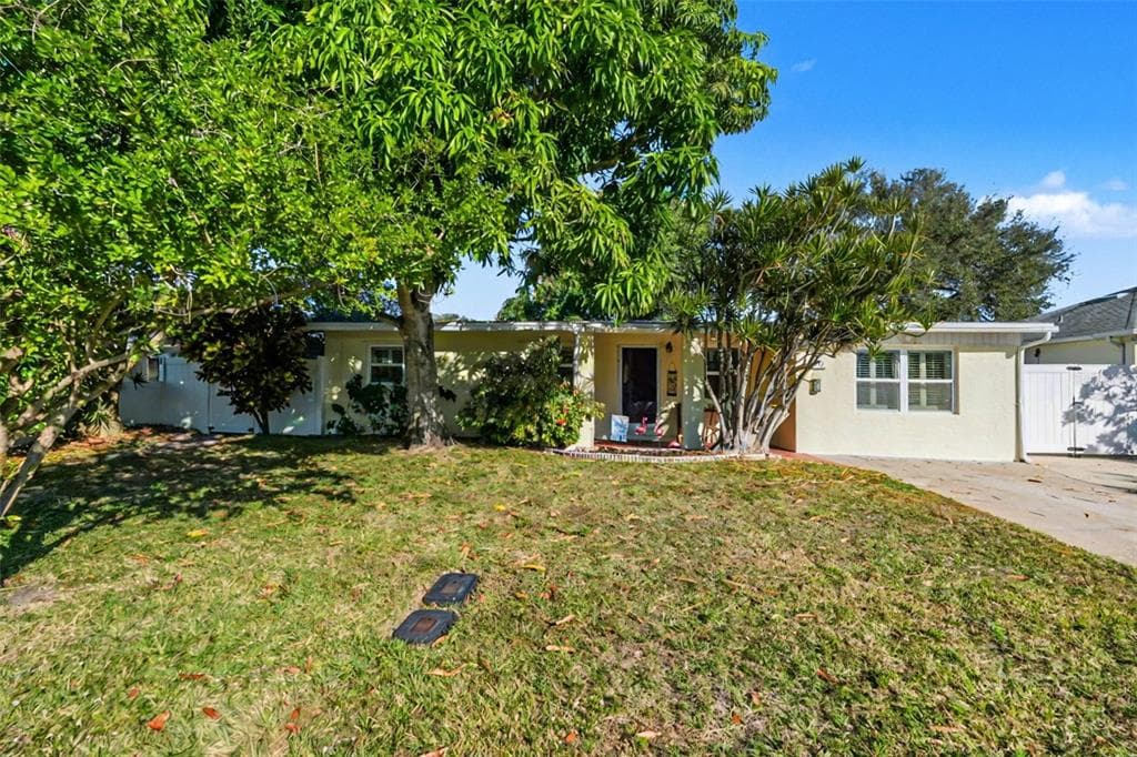 206 HARBOR DRIVE, CAPE CANAVERAL, FL 32920