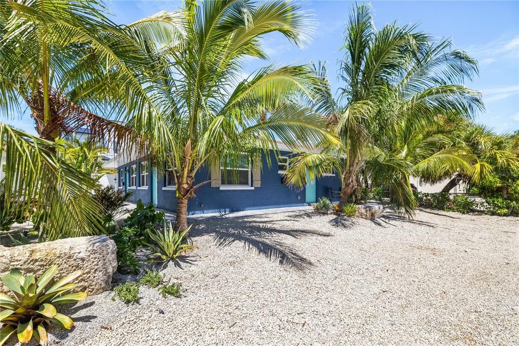 3016 GULF DRIVE, HOLMES BEACH, FL 34217