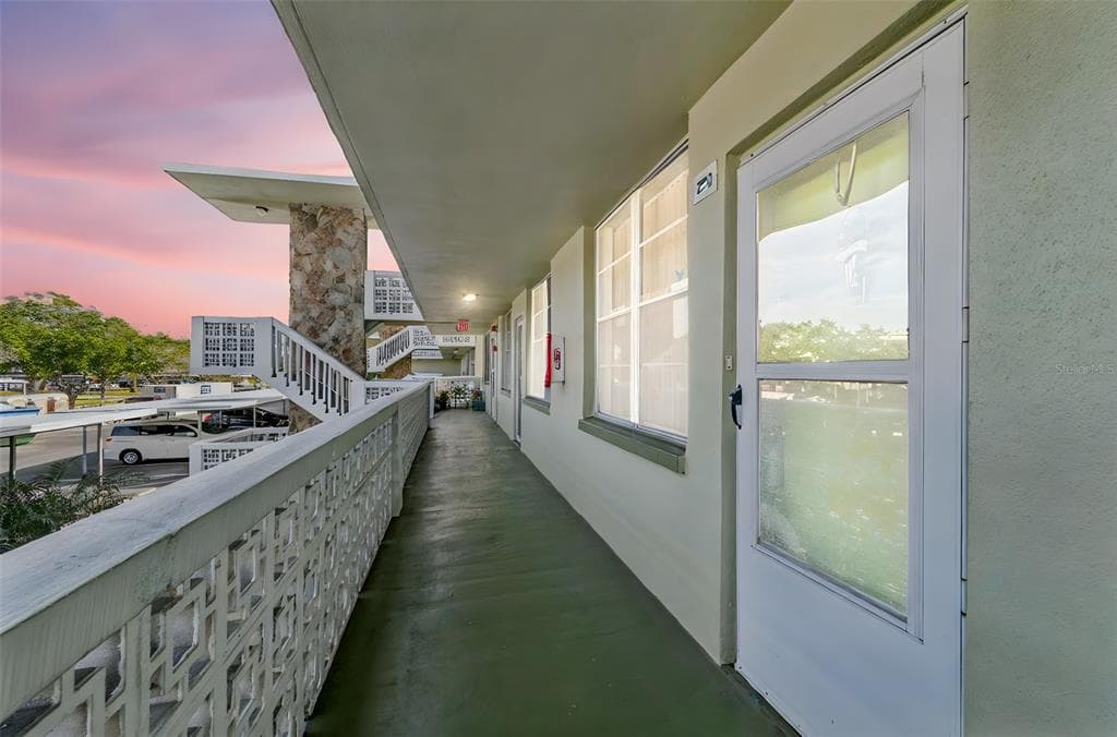 4885 1ST STREET NE # 203, ST PETERSBURG, FL 33703