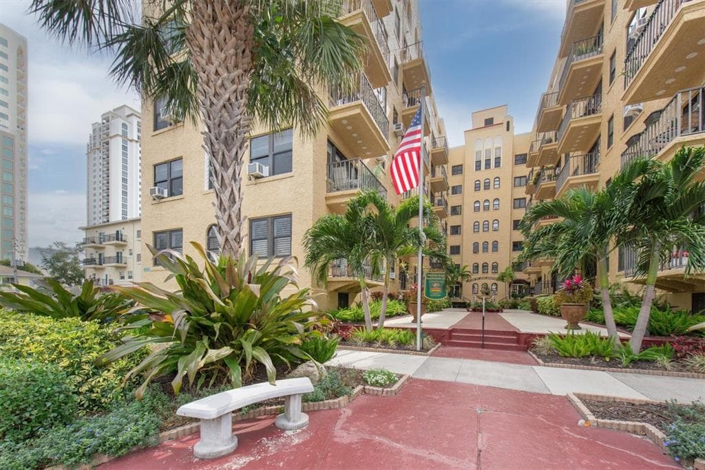 130 4TH AVENUE N # 201, ST PETERSBURG, FL 33701
