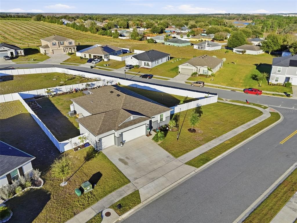 2201 GLADIOLUS LN LANE, MASCOTTE, FL 34753