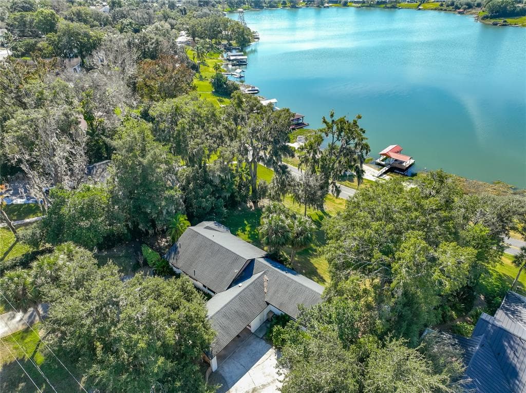 2400 TOPPING PLACE, EUSTIS, FL 32726