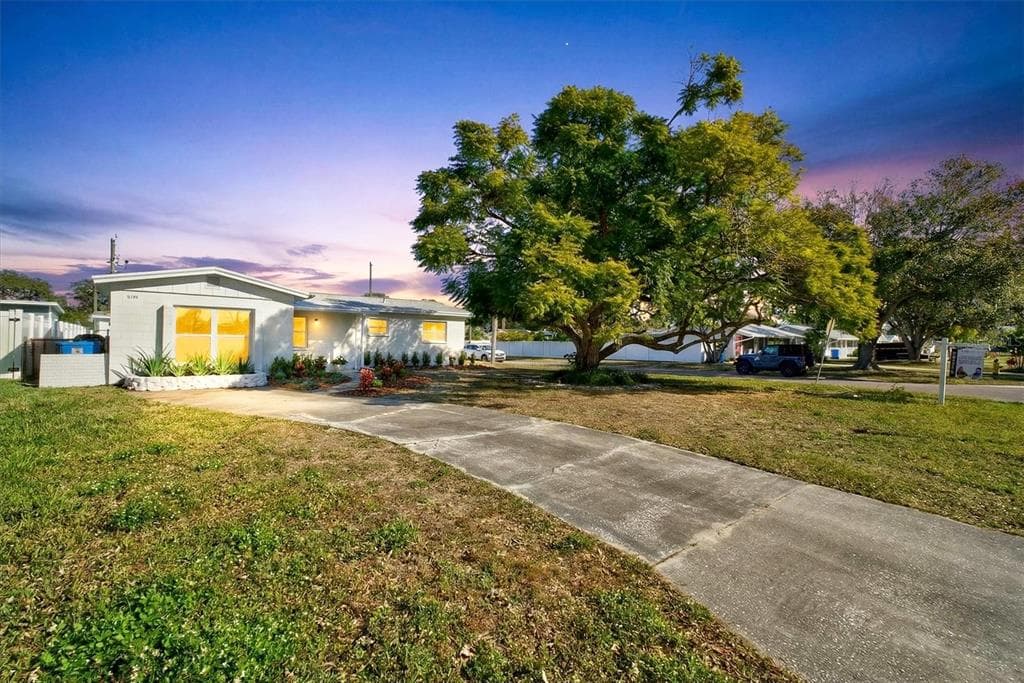 5701 14TH AVENUE N, ST PETERSBURG, FL 33710