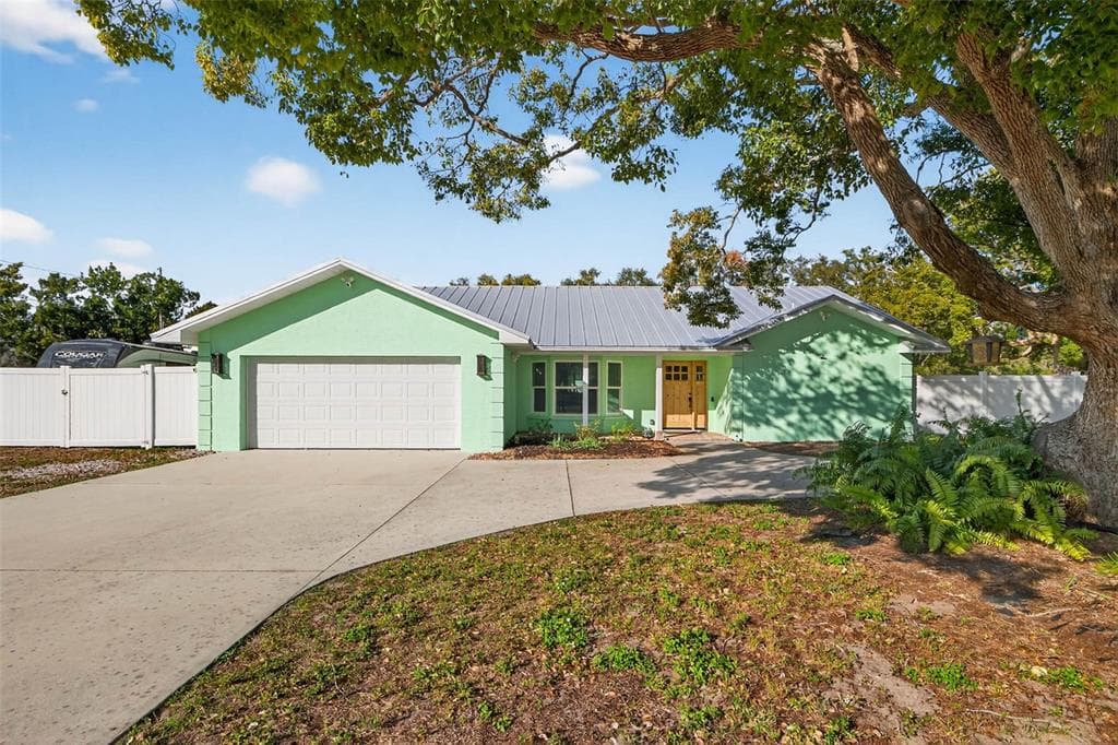 11945 74TH AVENUE, SEMINOLE, FL 33772
