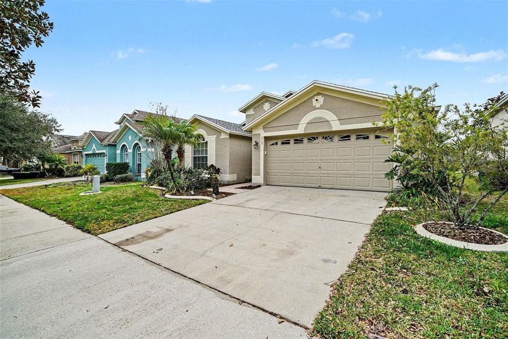 215 FERN GULLEY DRIVE, SEFFNER, FL 33584
