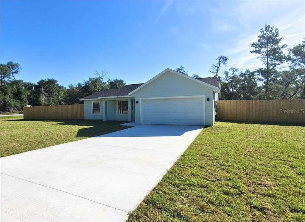 15 FISHER WAY PLACE, OCKLAWAHA, FL 32179