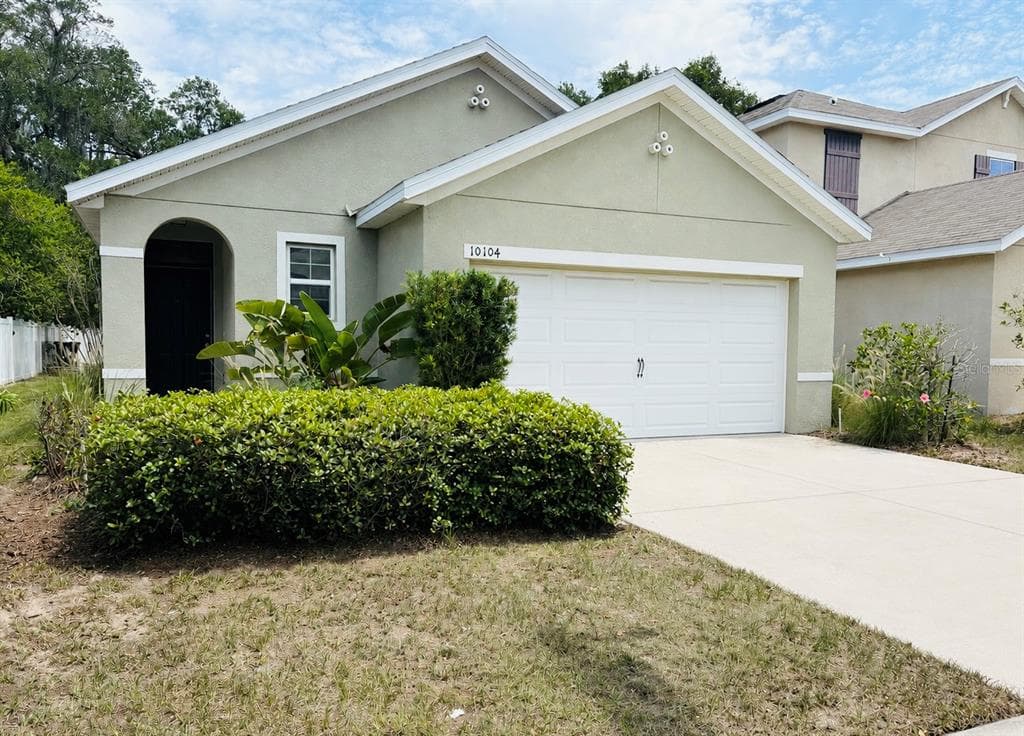 10104 HAWK STORM AVENUE, TAMPA, FL 33610
