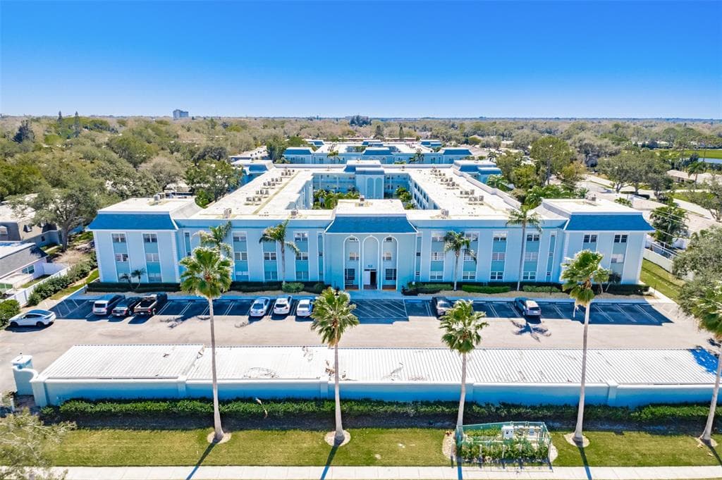 701 POINSETTIA ROAD # 208, BELLEAIR, FL 33756