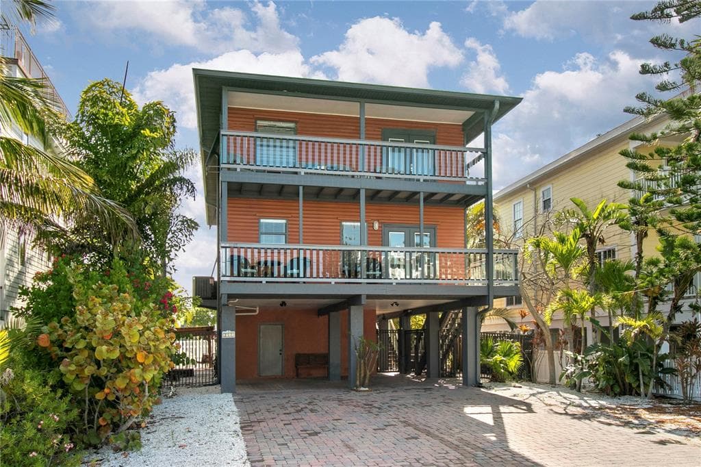 2511 AVENUE C # West, BRADENTON BEACH, FL 34217