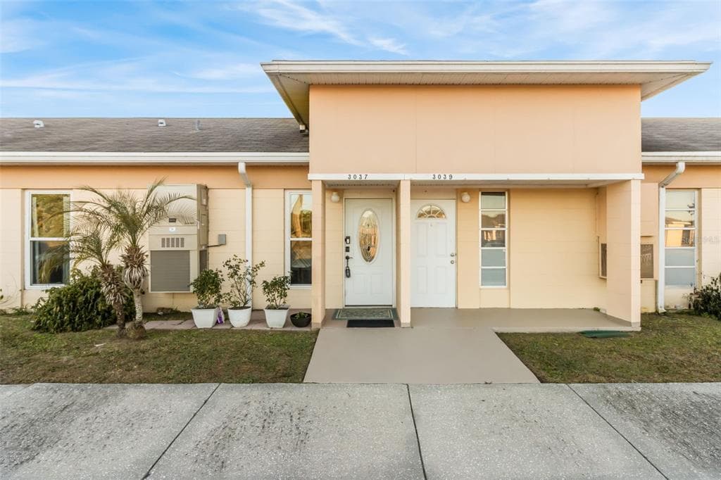 3037 CLUB CIR, LAKESHORE, FL 33854