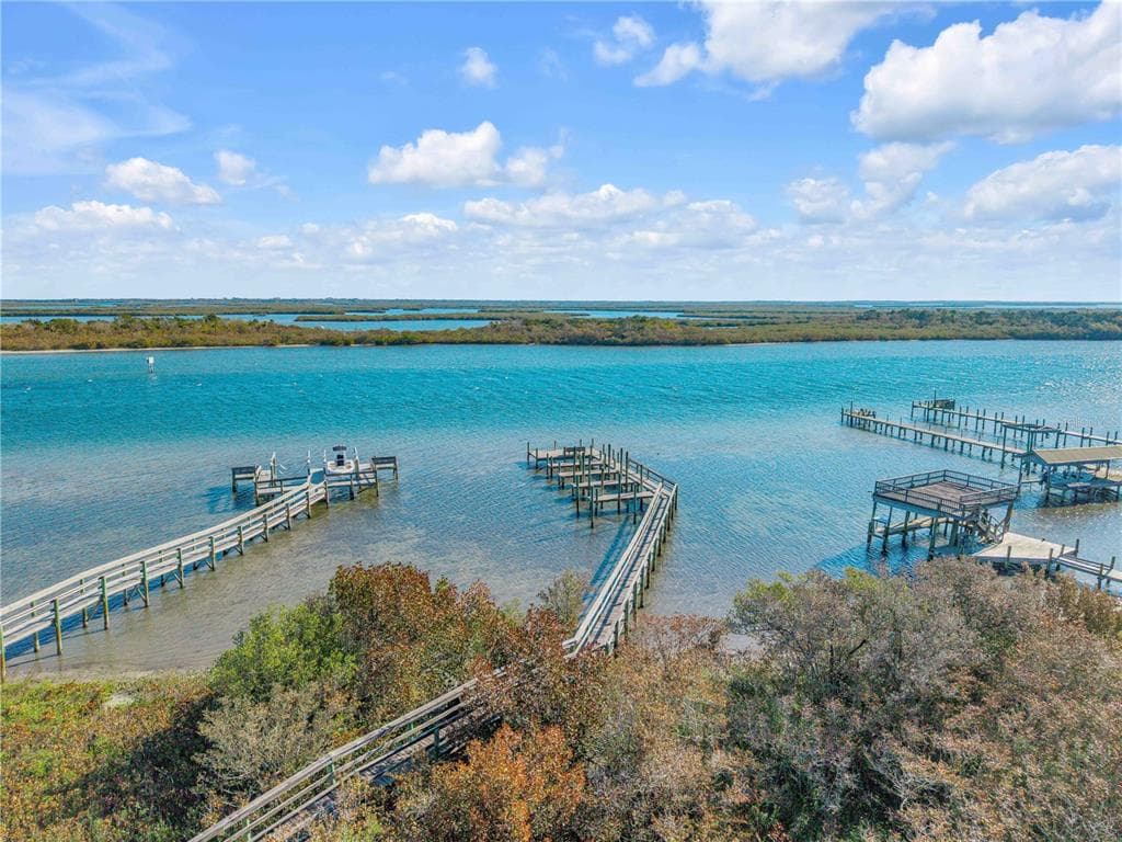 290 NAVAJO DRIVE, OAK HILL, FL 32759