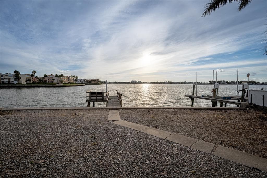 1425 COREY WAY S, SOUTH PASADENA, FL 33707