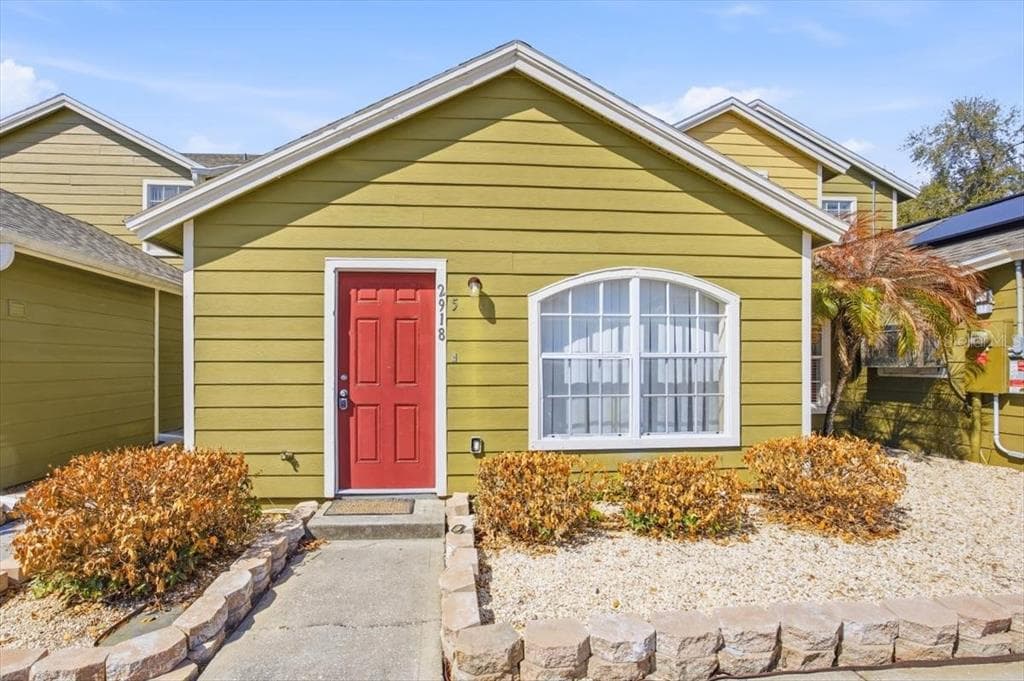 2918 FAN PALM DRIVE # Front unit, DAVENPORT, FL 33897