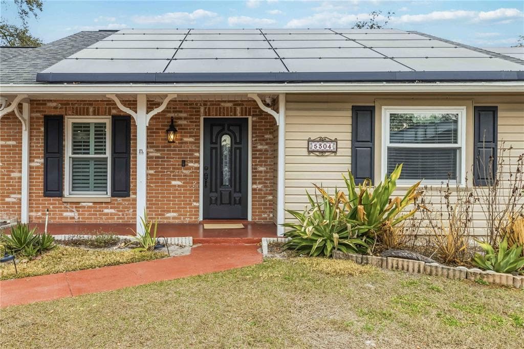 5304 ROSECREST CIRCLE, TAMPA, FL 33617
