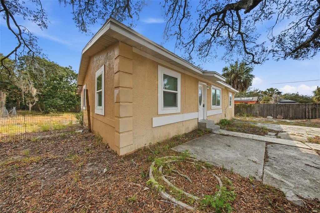 514 E MORGAN STREET, TARPON SPRINGS, FL 34689