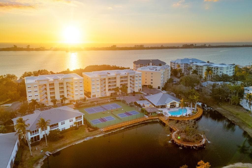 260 HIDDEN BAY DRIVE # 304, OSPREY, FL 34229
