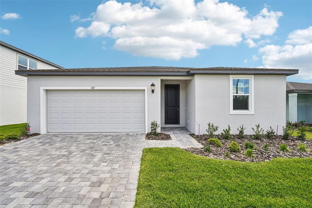811 SUNSHOWER DRIVE, LADY LAKE, FL 32159