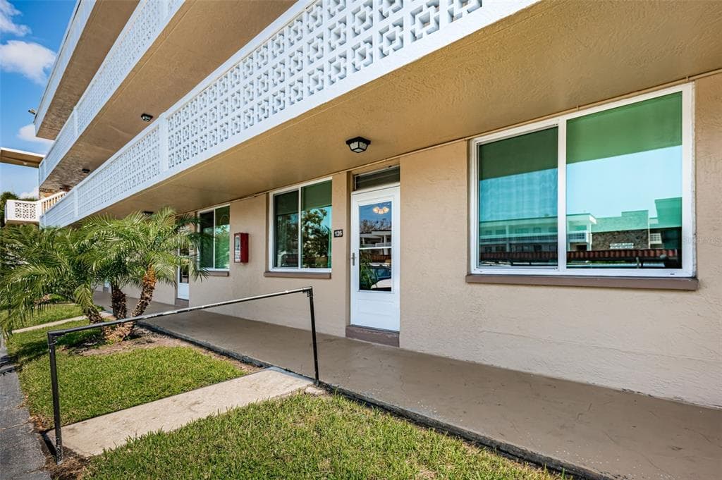 4915 BAY STREET NE # 126, ST PETERSBURG, FL 33703