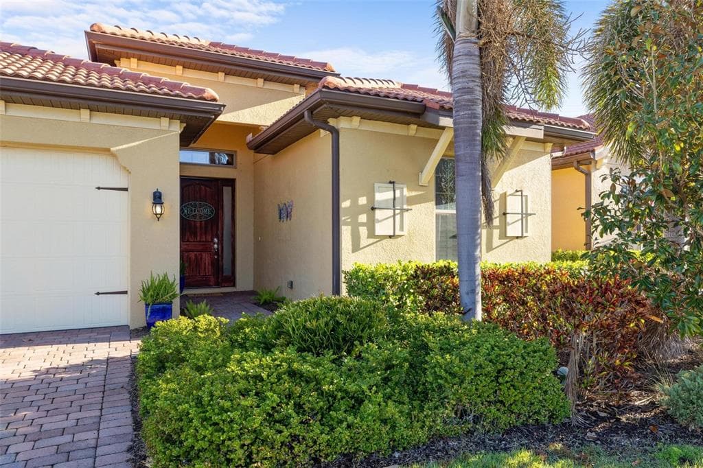 108 MARAVIYA BOULEVARD, NOKOMIS, FL 34275