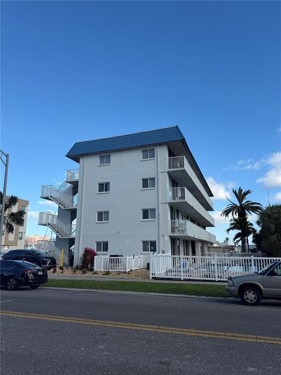 800 BAYWAY BOULEVARD # 16, CLEARWATER BEACH, FL 33767