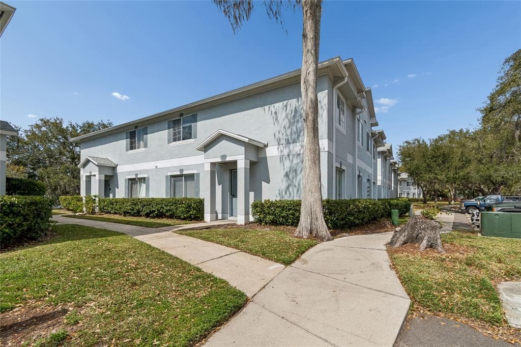 7402 E BANK DRIVE, TAMPA, FL 33617