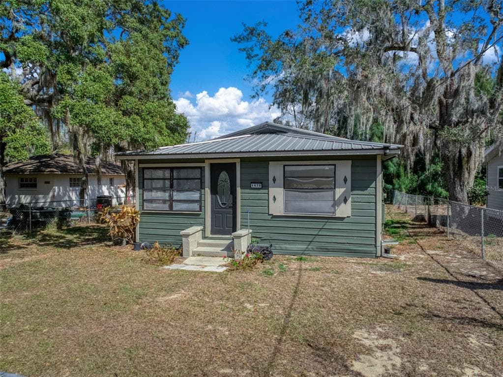 1628 WIGHTMAN AVENUE, SEBRING, FL 33870