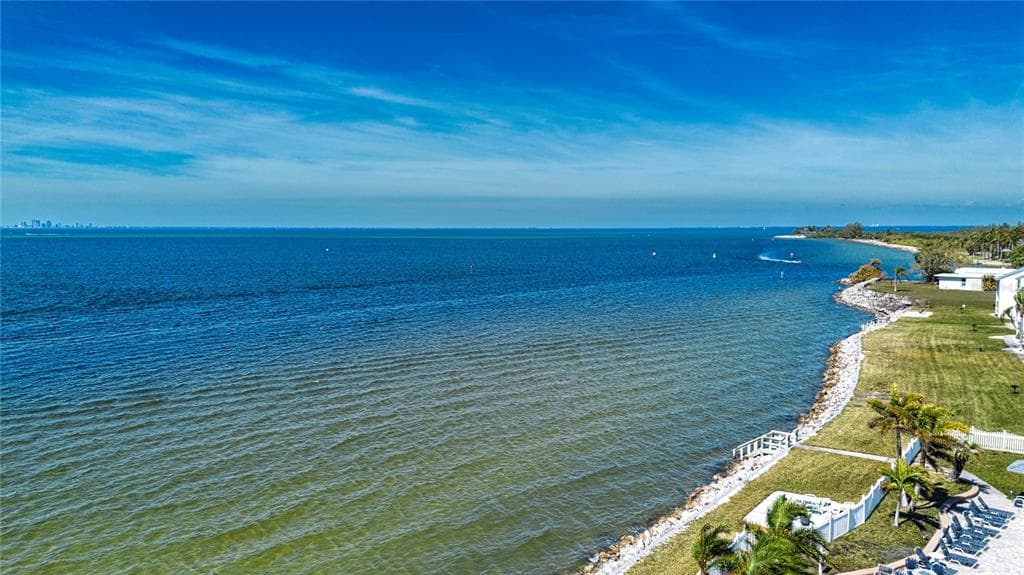 802 BAHIA DEL SOL DRIVE # 6, RUSKIN, FL 33570