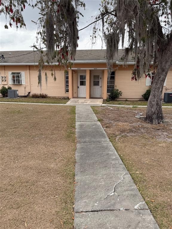 1605 CLUB CIRCLE # 1605, LAKESHORE, FL 33854