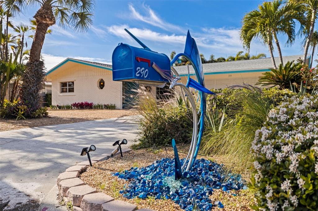 290 1ST STREET W, TIERRA VERDE, FL 33715