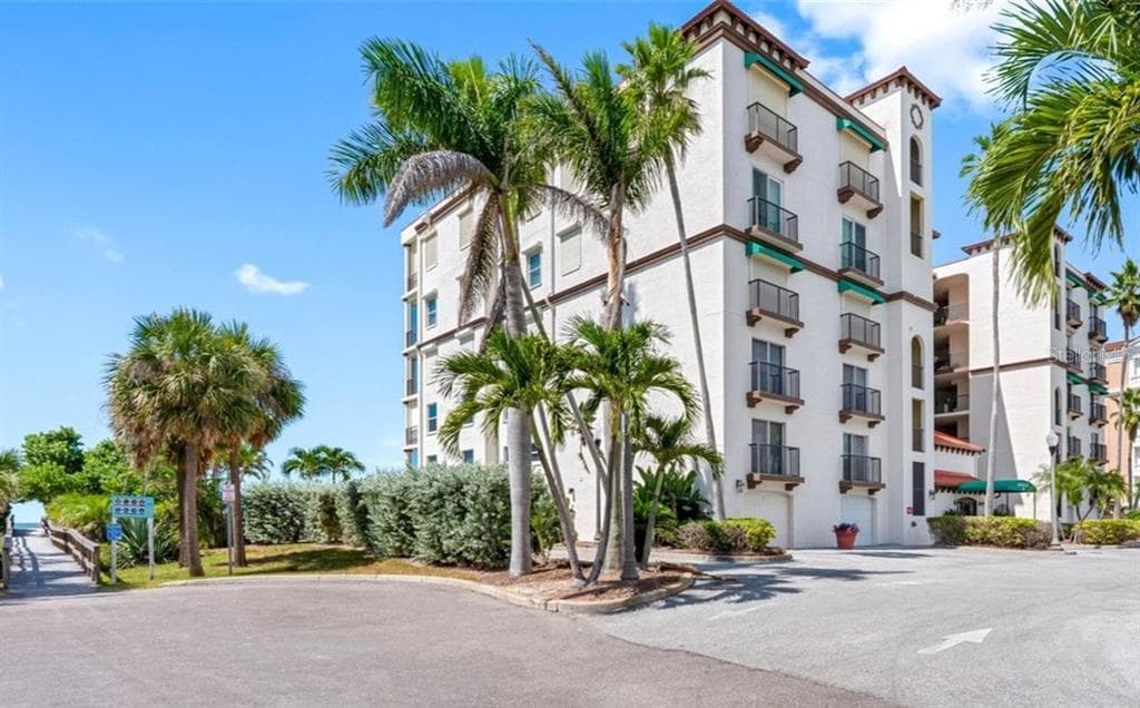 200 121ST AVENUE # 304, TREASURE ISLAND, FL 33706