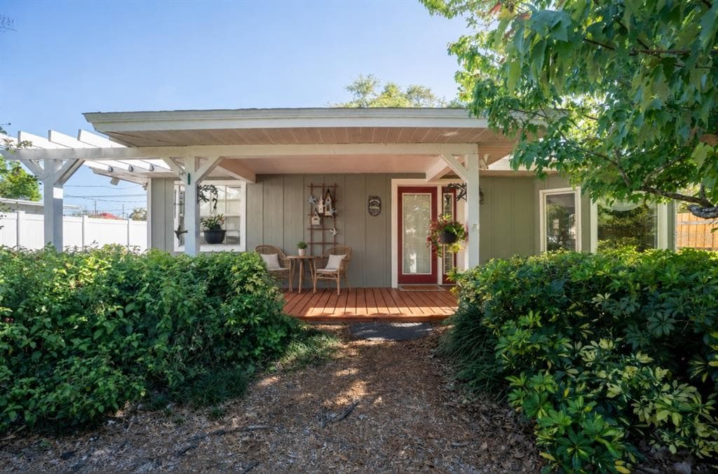 2567 CENTRAL AVENUE, CLEARWATER, FL 33764
