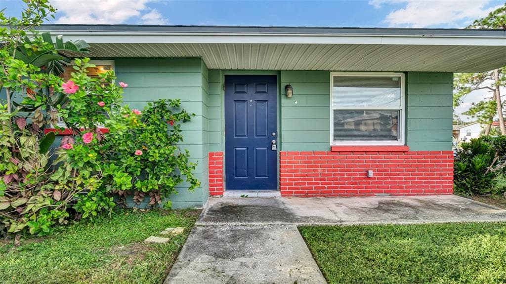 5526 59TH WAY N # 1, ST PETERSBURG, FL 33709