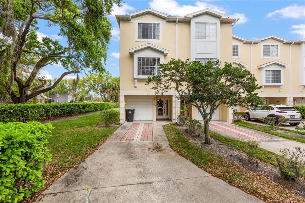 108 BRENT CIRCLE, OLDSMAR, FL 34677