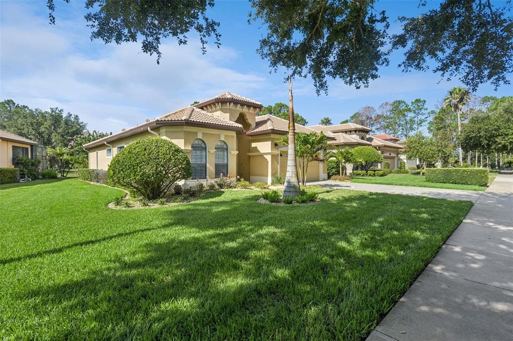 9512 SERRA COURT, HOWEY IN THE HILLS, FL 34737