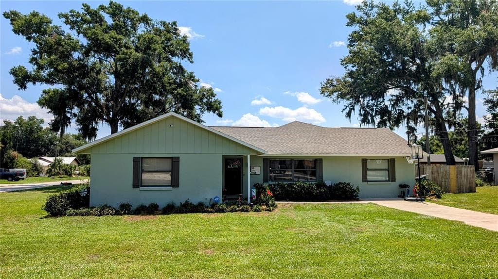 624 N LANIER AVENUE, FORT MEADE, FL 33841