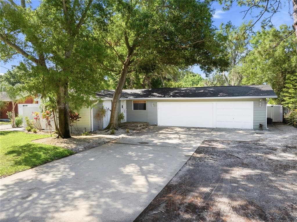 13012 96TH AVENUE, SEMINOLE, FL 33776