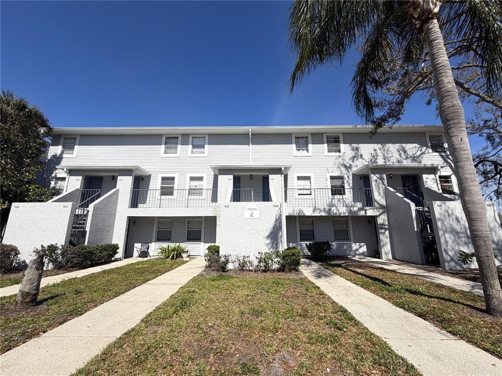 7113 E BANK DRIVE # 7113, TAMPA, FL 33617