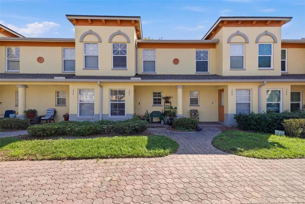 192 COQUINA BAY DRIVE, ST PETERSBURG, FL 33705