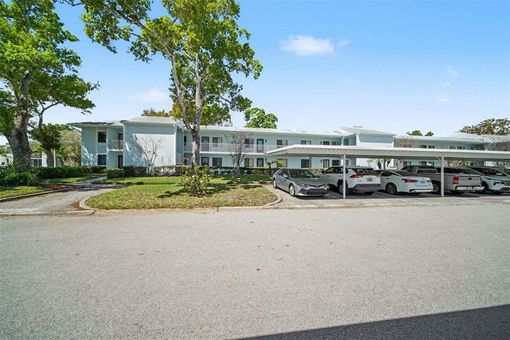 303 MARTHA LANE # 303, OLDSMAR, FL 34677