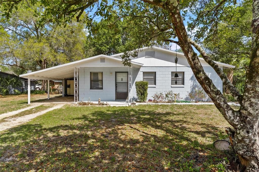 501 POINSETTIA AVENUE, FRUITLAND PARK, FL 34731