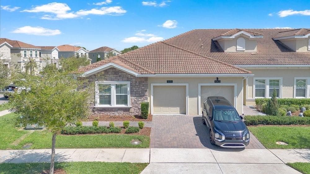 1051 QUAKER RIDGE LANE, DAVENPORT, FL 33896